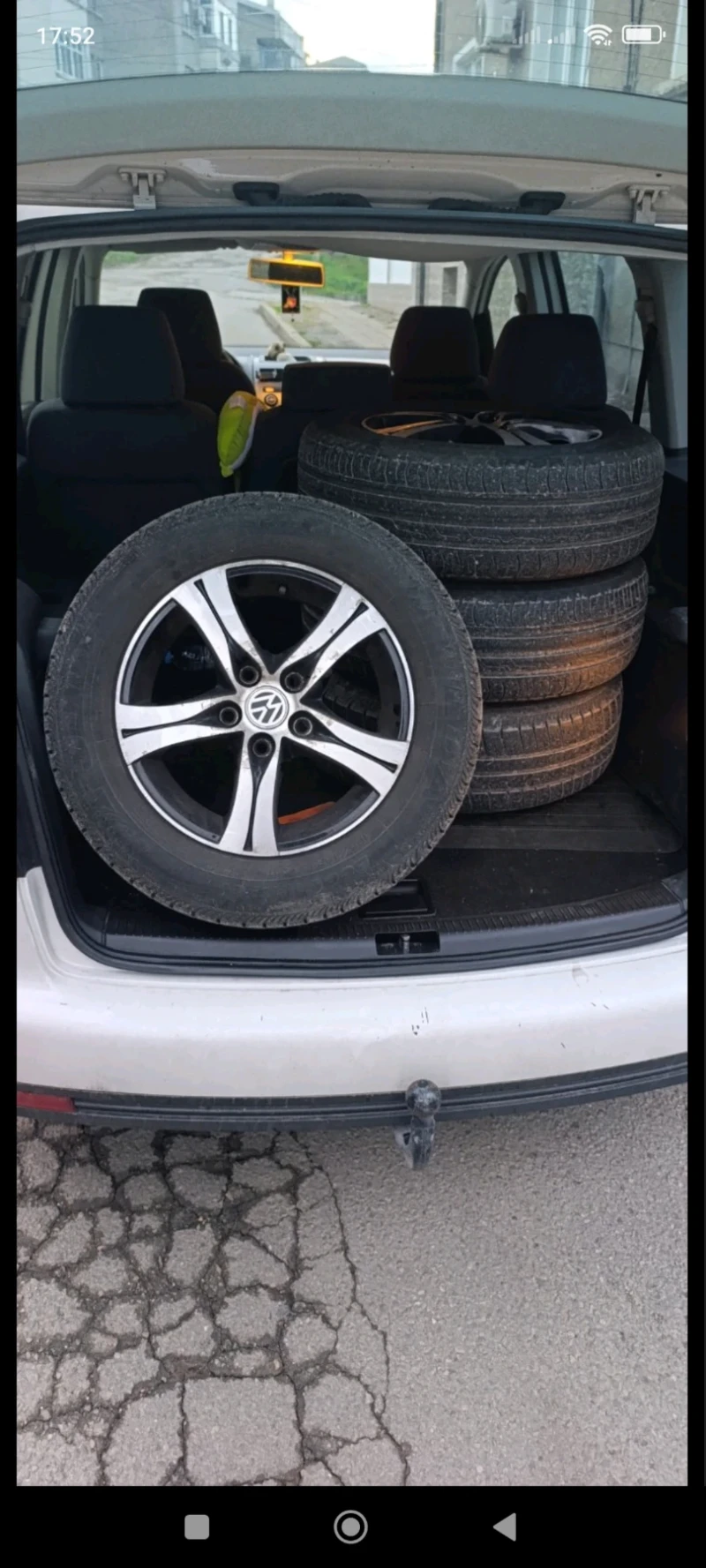 VW Touran, снимка 13 - Автомобили и джипове - 53296210