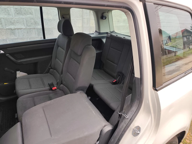 VW Touran, снимка 6 - Автомобили и джипове - 53296210