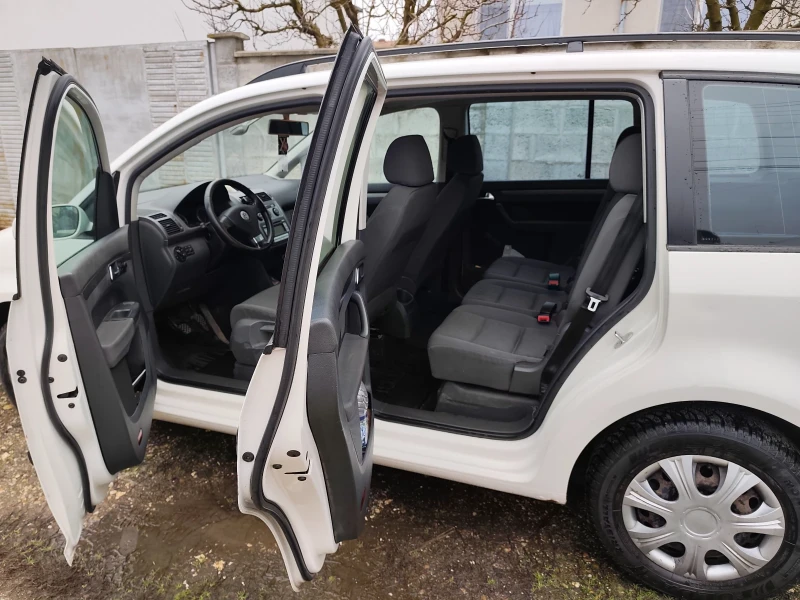 VW Touran, снимка 9 - Автомобили и джипове - 53296210