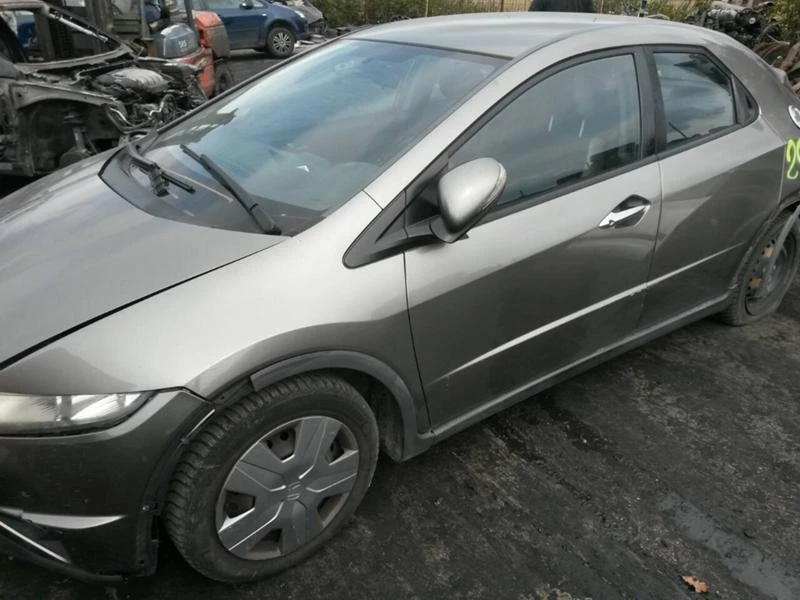 Honda Civic 1.3vvti, снимка 2 - Автомобили и джипове - 45613863