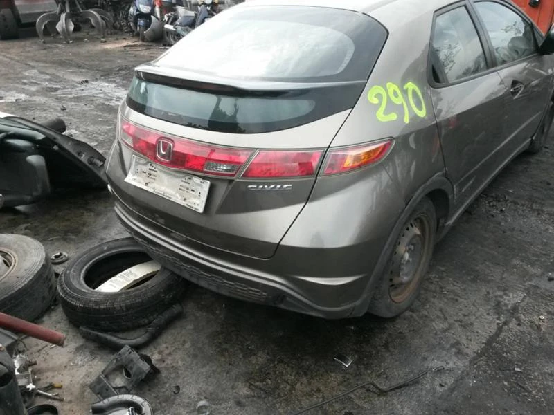 Honda Civic 1.3vvti, снимка 3 - Автомобили и джипове - 45613863