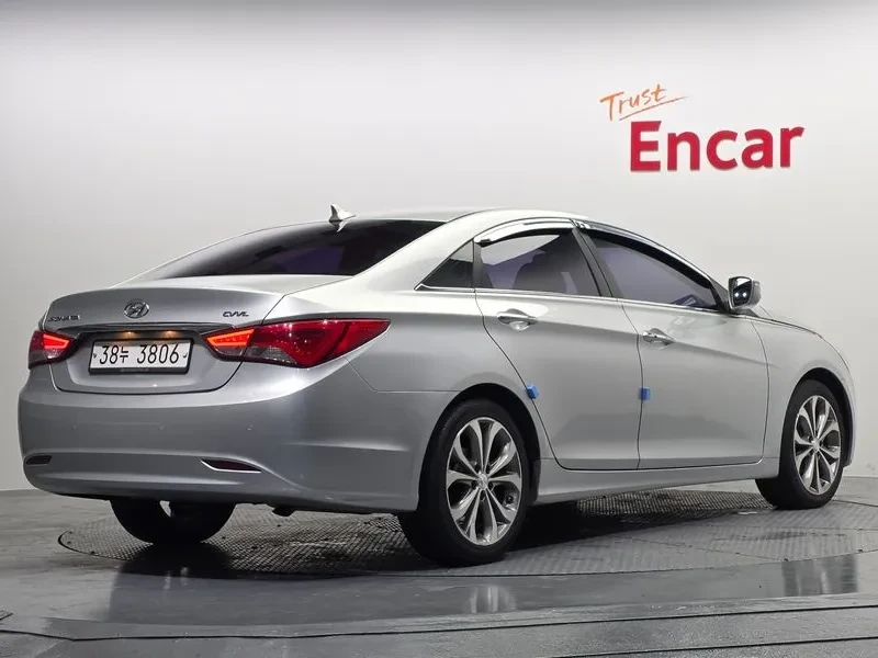 Hyundai Sonata 2.0, снимка 2 - Автомобили и джипове - 53558380