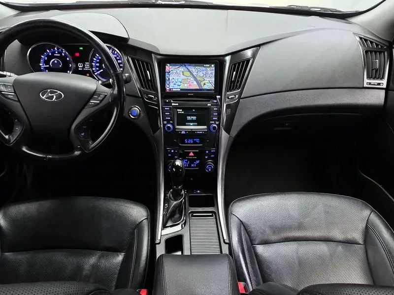 Hyundai Sonata 2.0, снимка 7 - Автомобили и джипове - 53558380