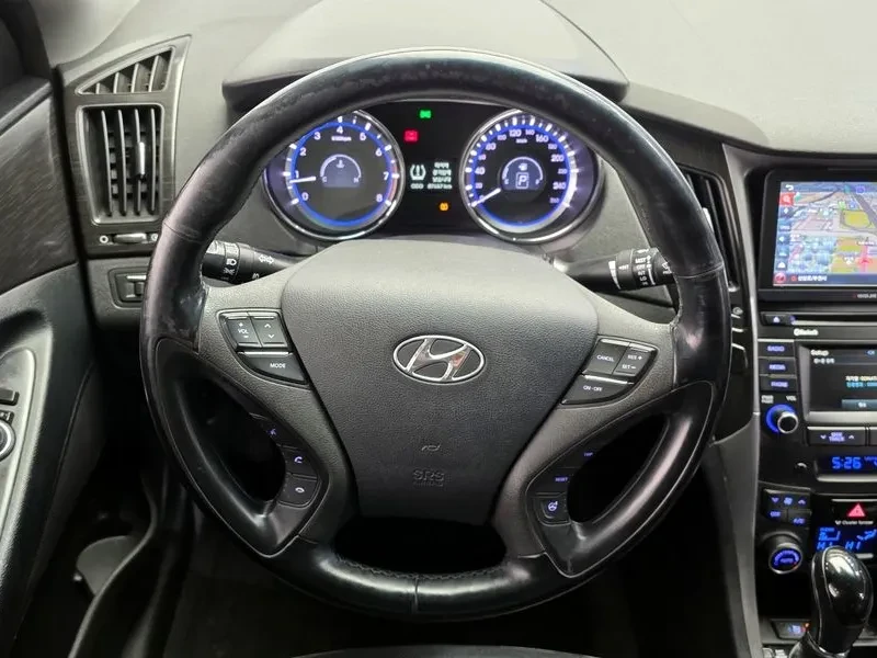 Hyundai Sonata 2.0, снимка 13 - Автомобили и джипове - 53558380