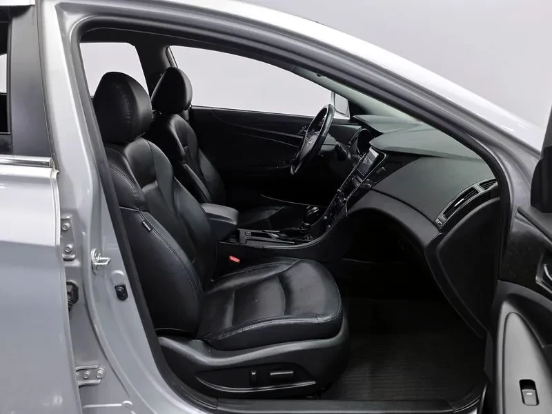 Hyundai Sonata 2.0, снимка 10 - Автомобили и джипове - 53558380