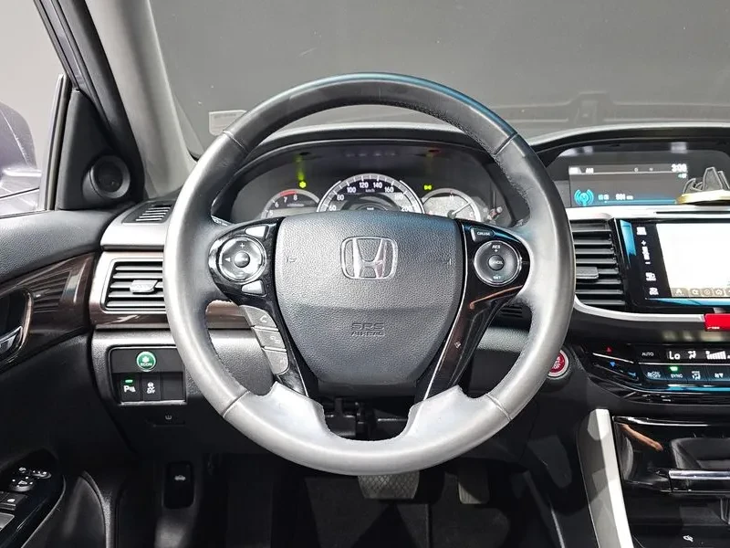 Honda Accord 2.4 9Th Generation, снимка 13 - Автомобили и джипове - 55985199