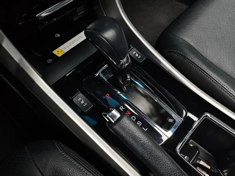 Honda Accord 2.4 9Th Generation, снимка 9 - Автомобили и джипове - 55985199