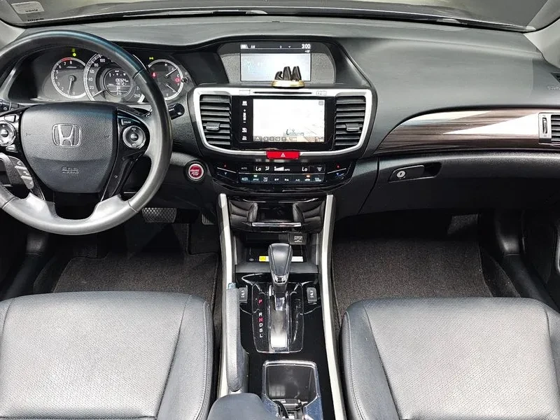 Honda Accord 2.4 9Th Generation, снимка 7 - Автомобили и джипове - 55985199