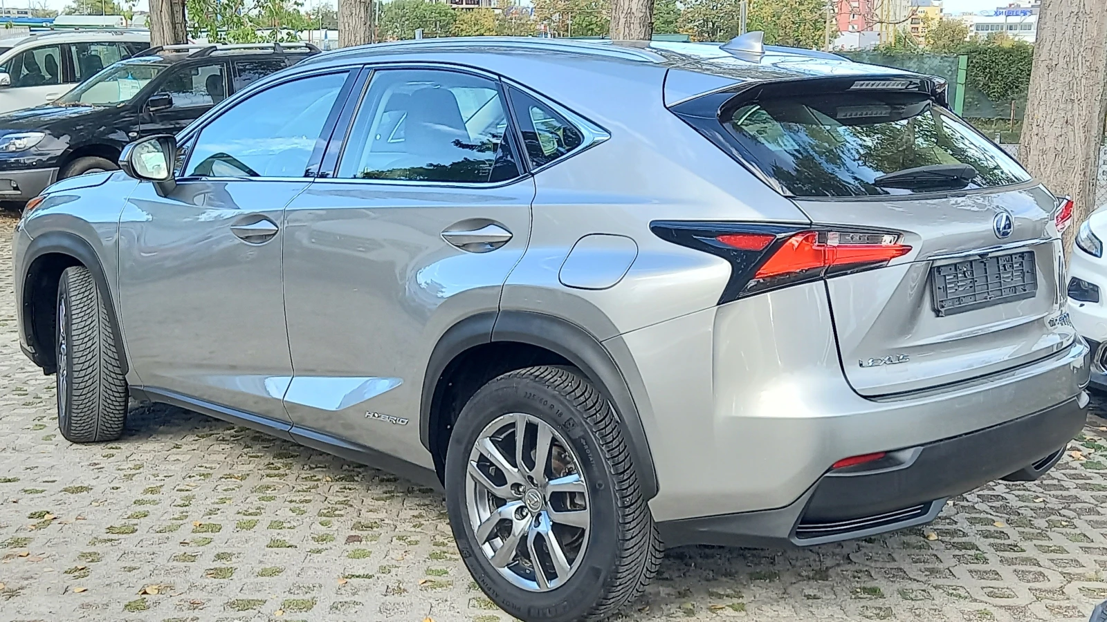 Lexus NX 300h 4Х4 ИЗКЛЮЧИТЕЛЕН СЕРВИЗ КНИЖК ОБСЛУЖН УНИКТ ПЕРФЕК - изображение 4