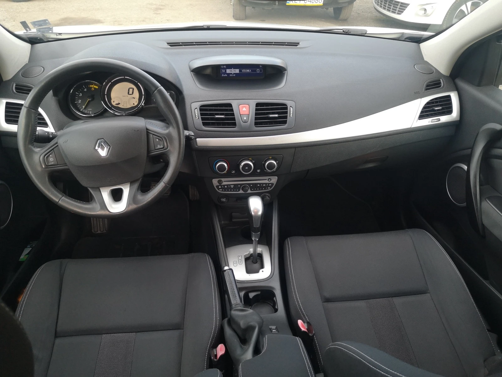 Renault Megane 1.5DCI/АВТОМАТИК - изображение 9