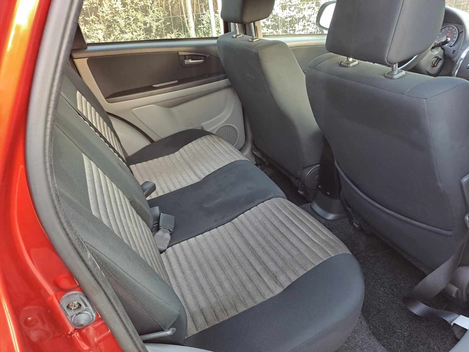 Suzuki SX4 1.6KLIMA, ESKLUZIV - изображение 7