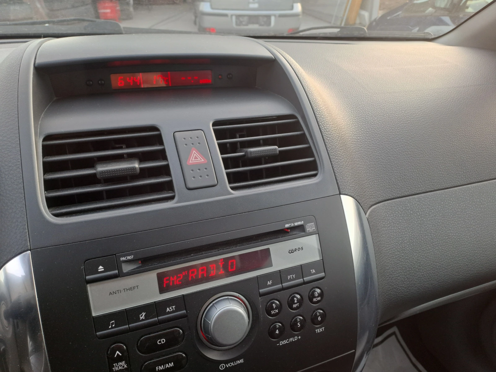 Suzuki SX4 1.6KLIMA, ESKLUZIV - изображение 6