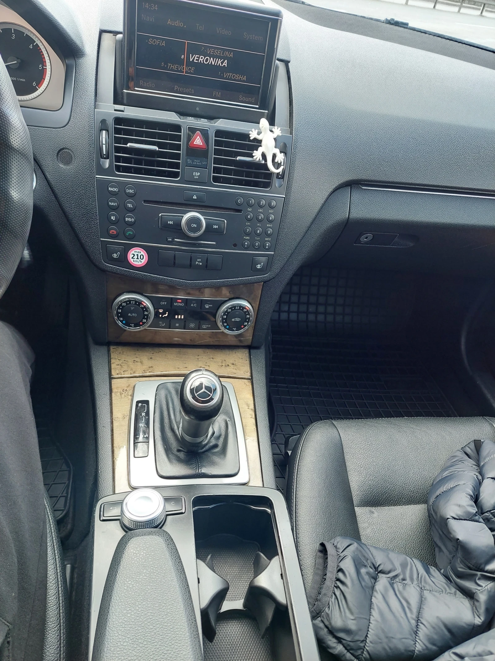 Mercedes-Benz C 320  - изображение 8