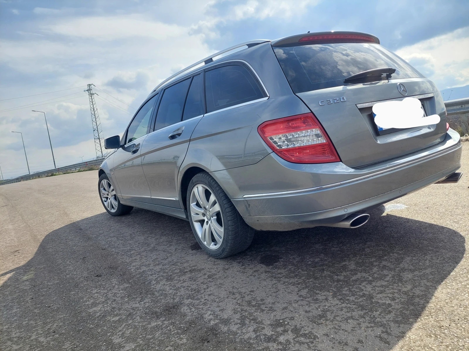 Mercedes-Benz C 320  - изображение 3