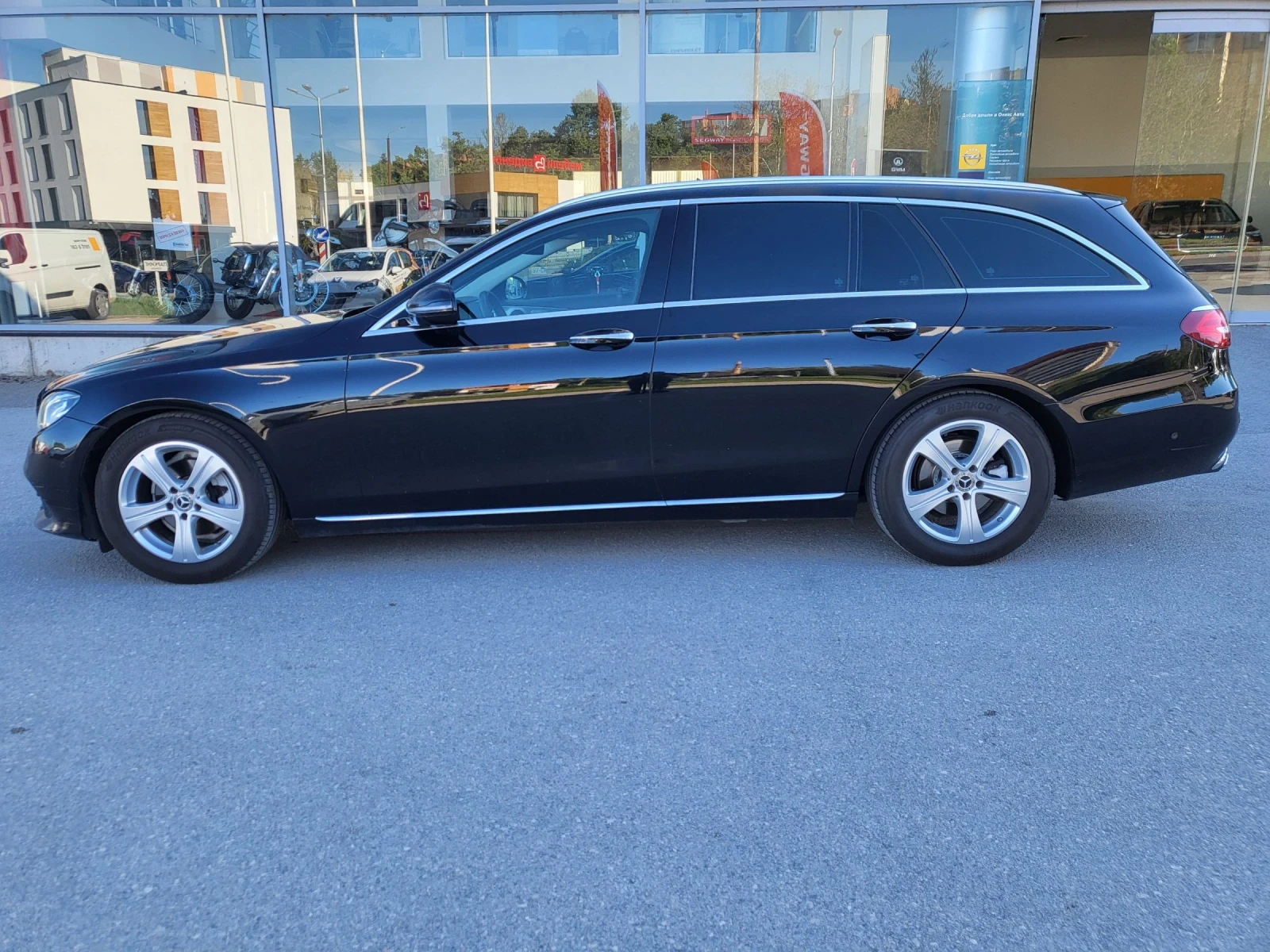 Mercedes-Benz E 220  - изображение 3