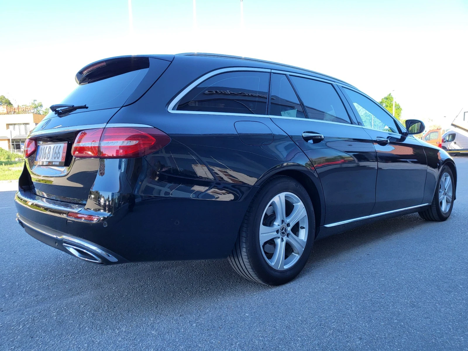 Mercedes-Benz E 220  - изображение 6