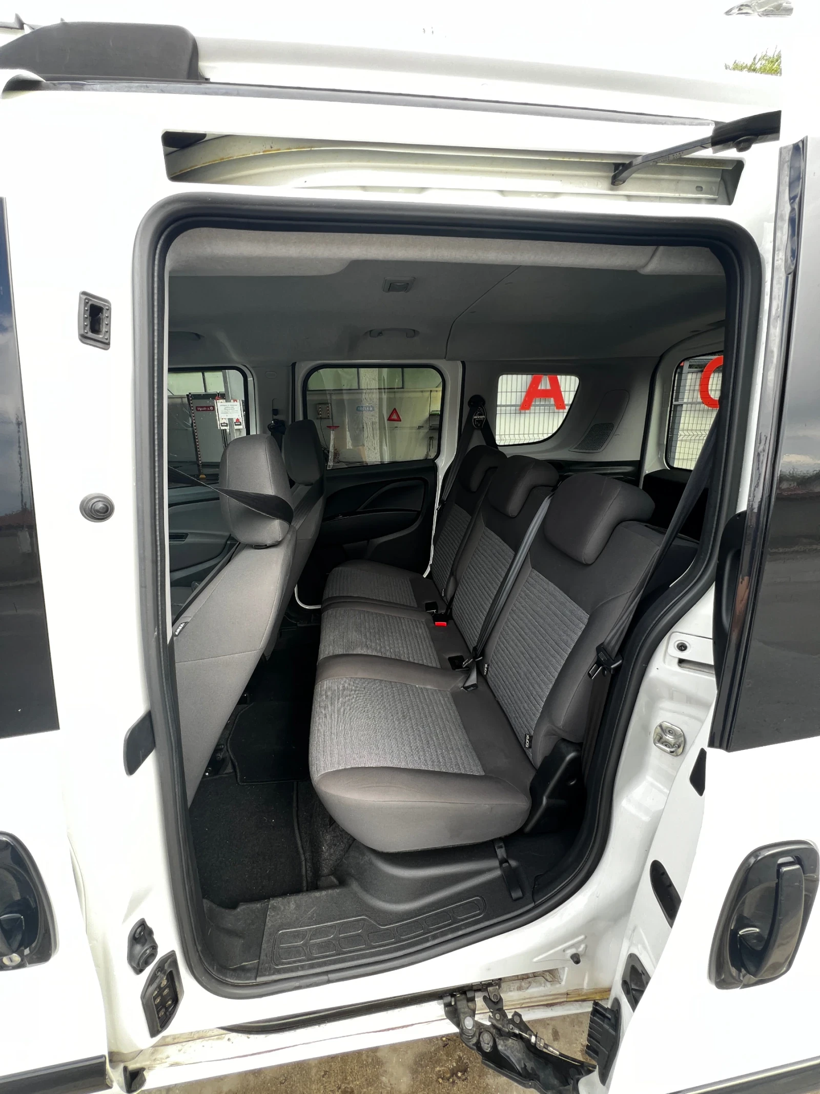 Fiat Doblo 1.4t cng - изображение 10