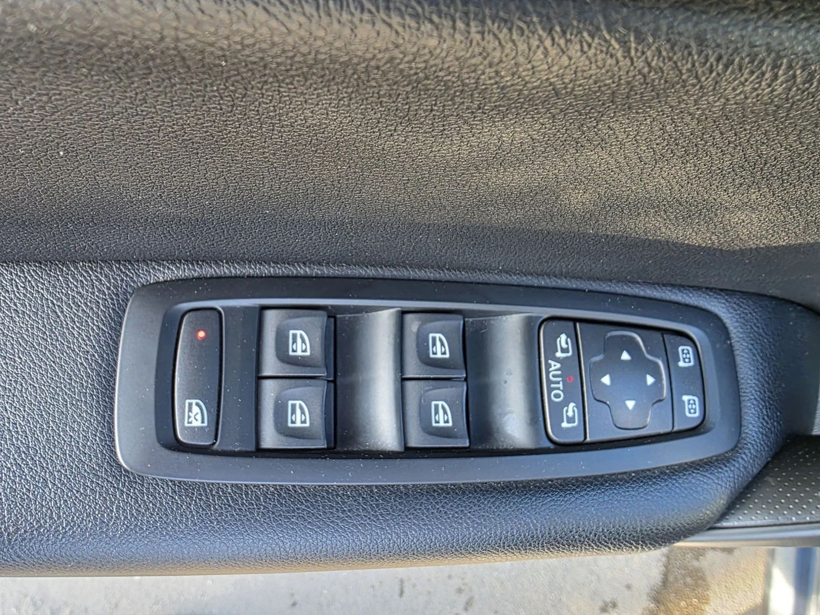 Renault Megane 1.5 dci Intens, снимка 14 - Автомобили и джипове - 53824914