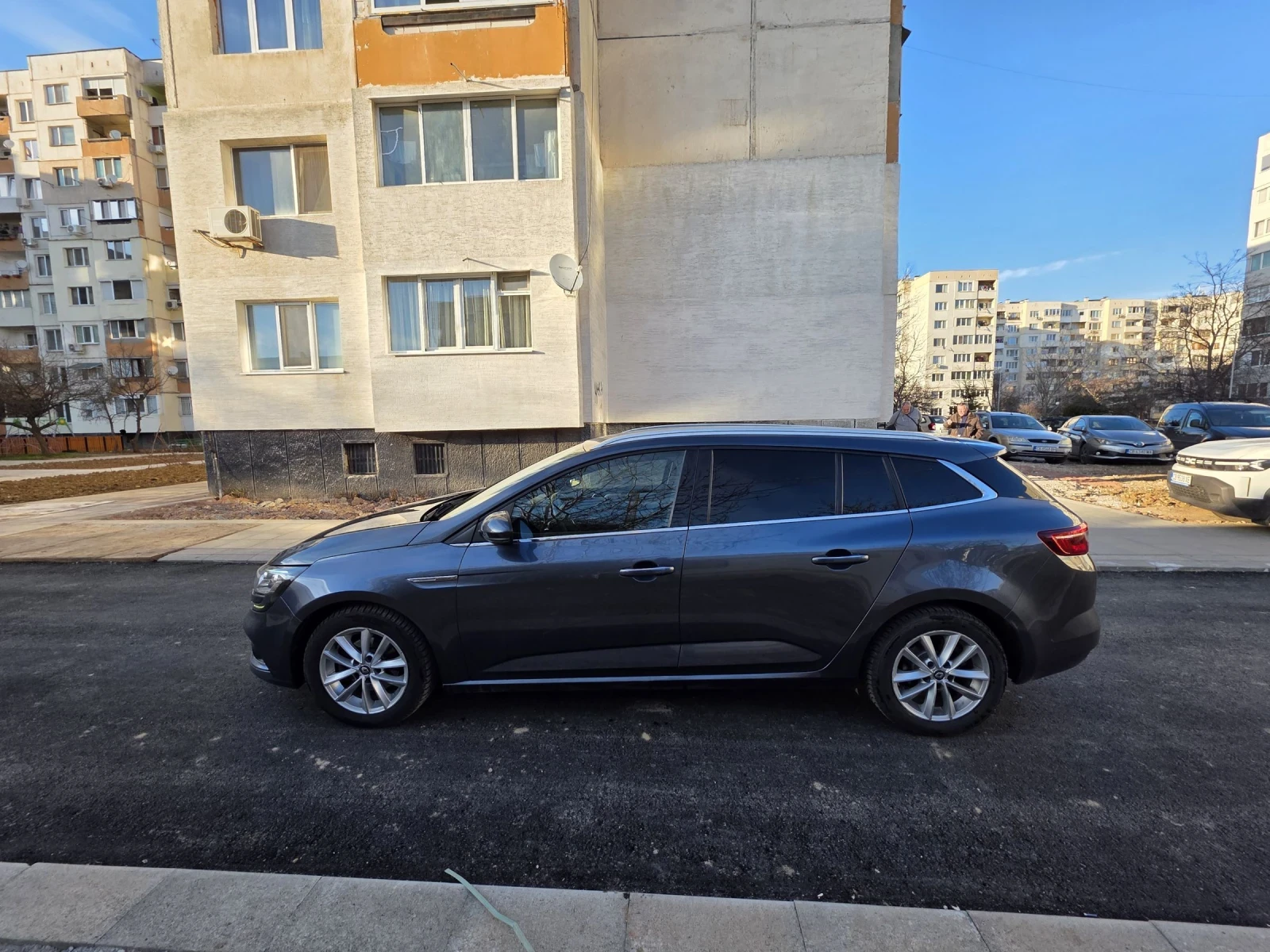 Renault Megane 1.5 dci Intens, снимка 4 - Автомобили и джипове - 53824914