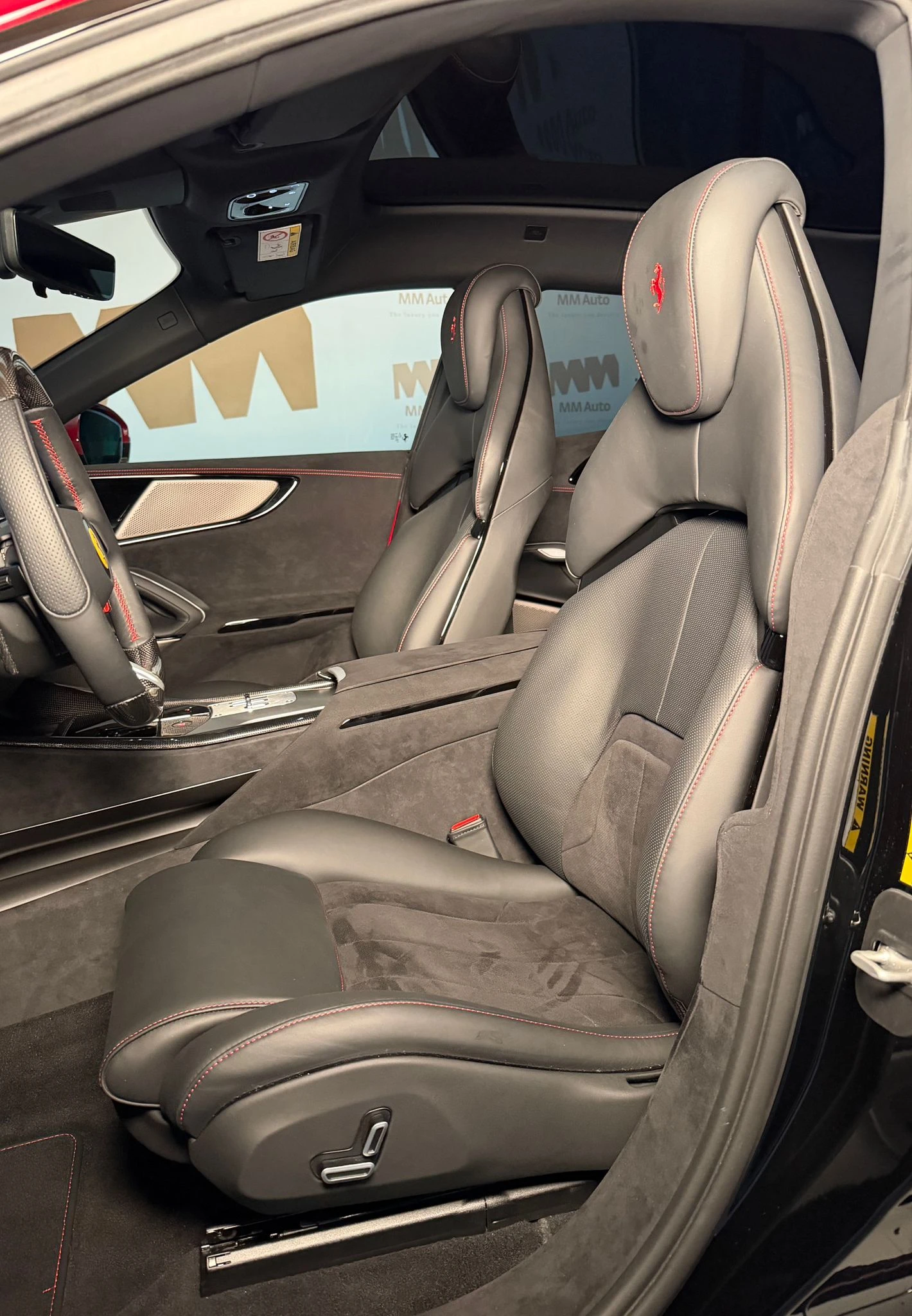 Ferrari Purosangue V12* Pano* Ventilation* Massage, снимка 8 - Автомобили и джипове - 54053587