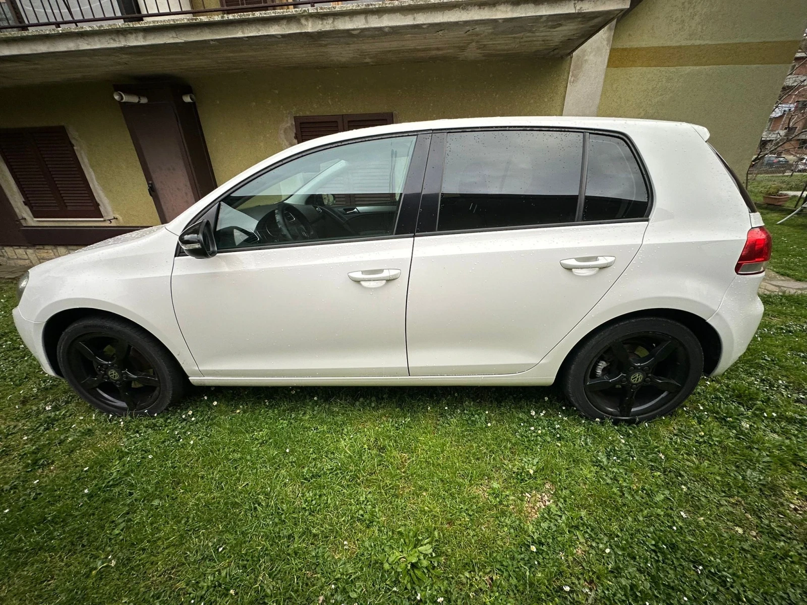 VW Golf 1.6 TDI, снимка 5 - Автомобили и джипове - 54061929