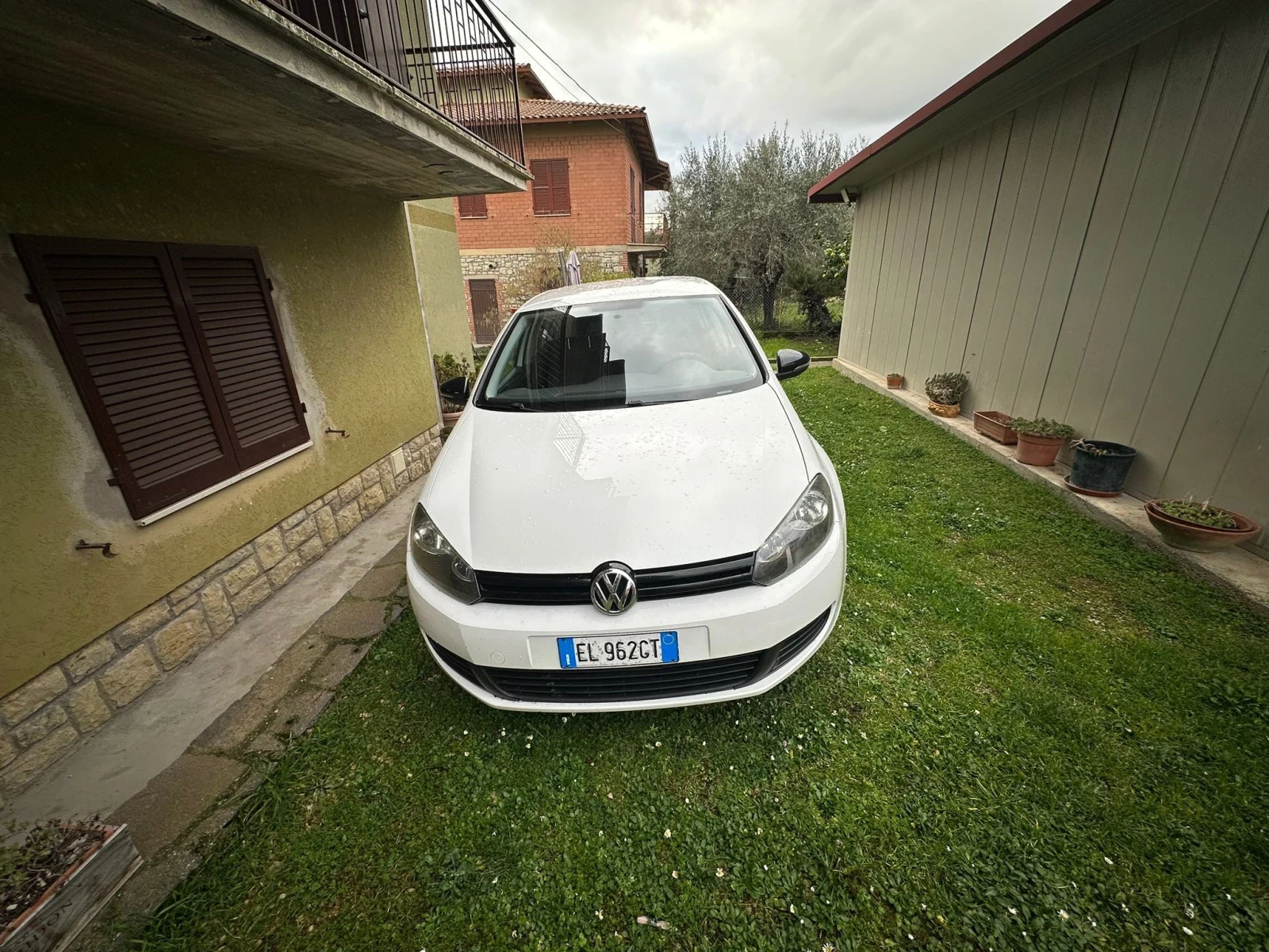 VW Golf 1.6 TDI, снимка 3 - Автомобили и джипове - 54061929