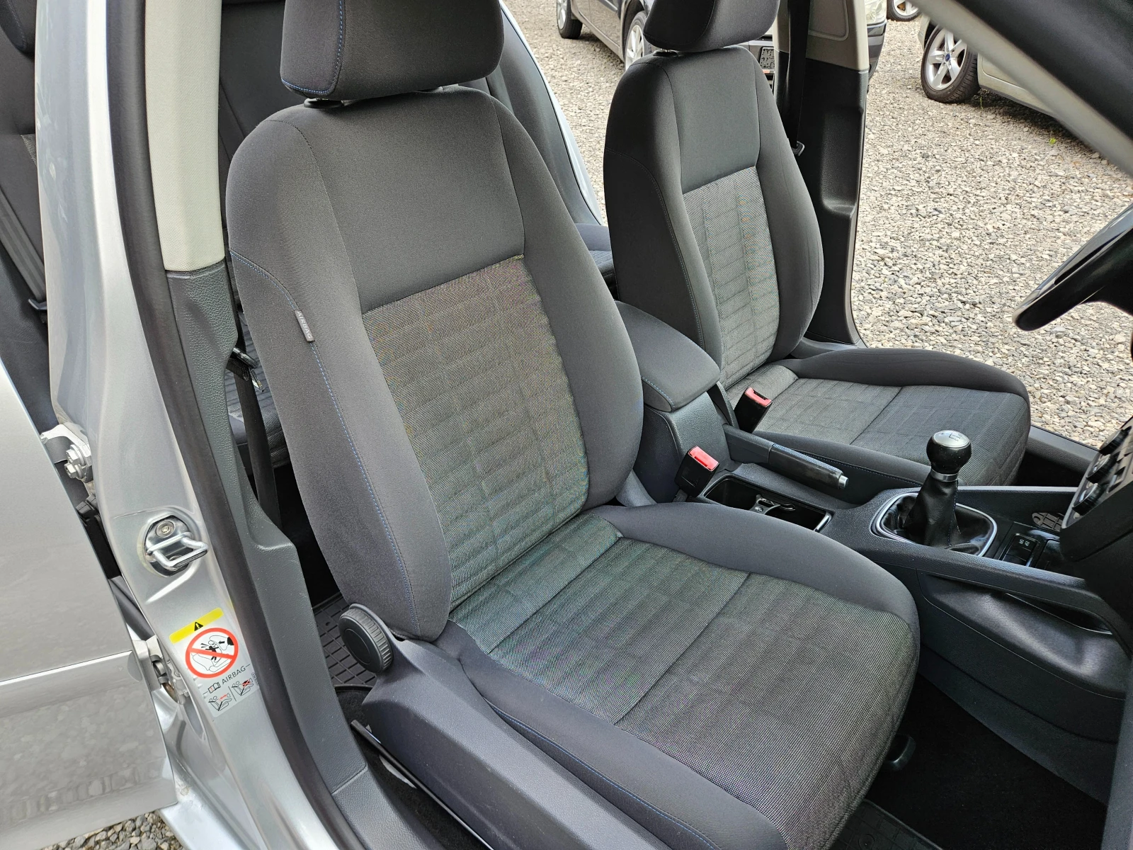 VW Golf 1.4 бензин 80кс, снимка 13 - Автомобили и джипове - 54634097