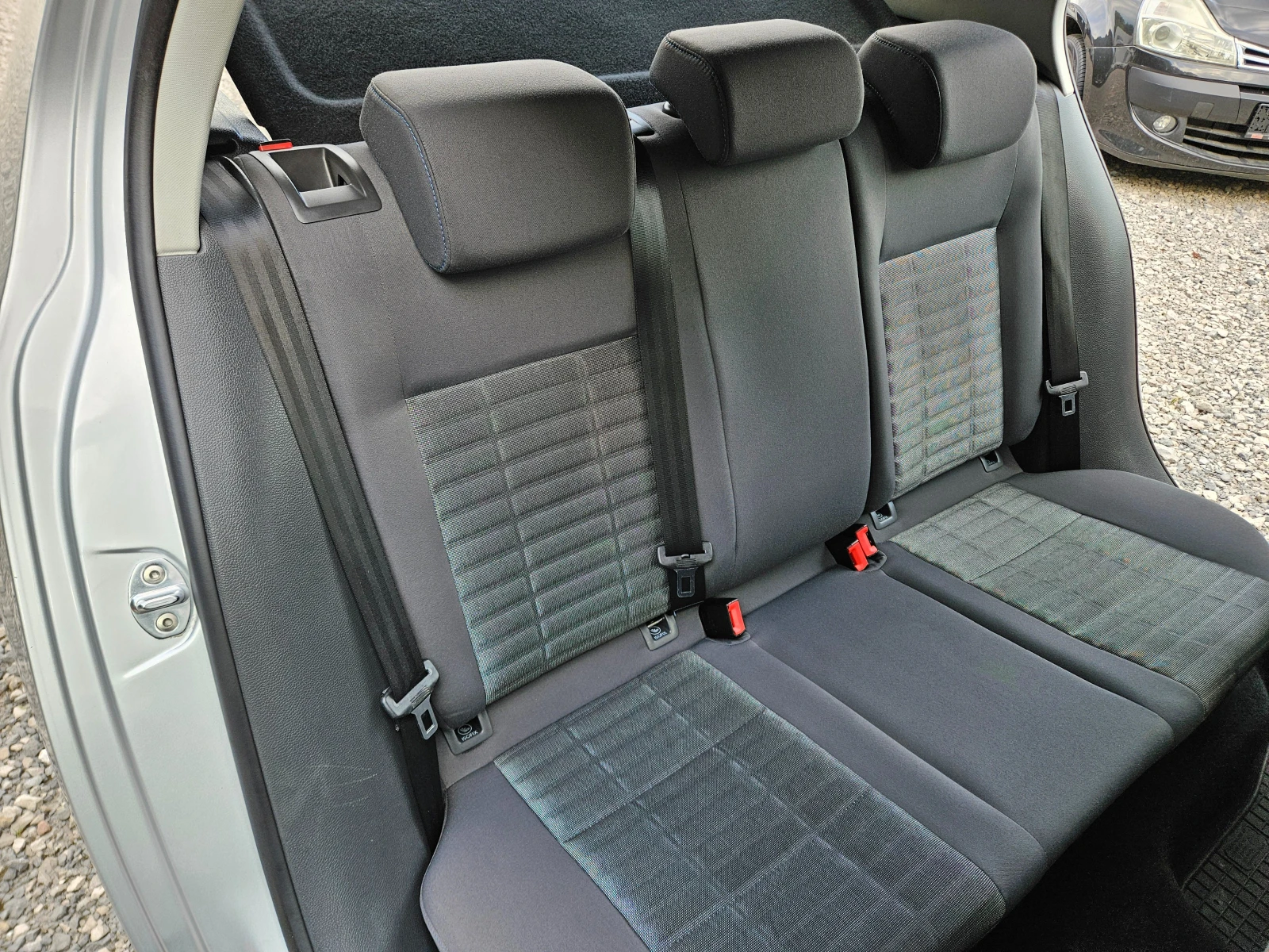 VW Golf 1.4 бензин 80кс, снимка 14 - Автомобили и джипове - 54634097
