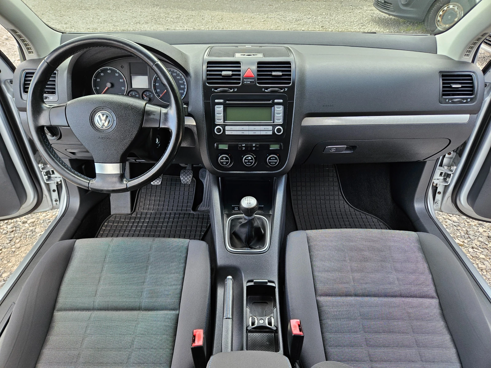VW Golf 1.4 бензин 80кс, снимка 16 - Автомобили и джипове - 54634097