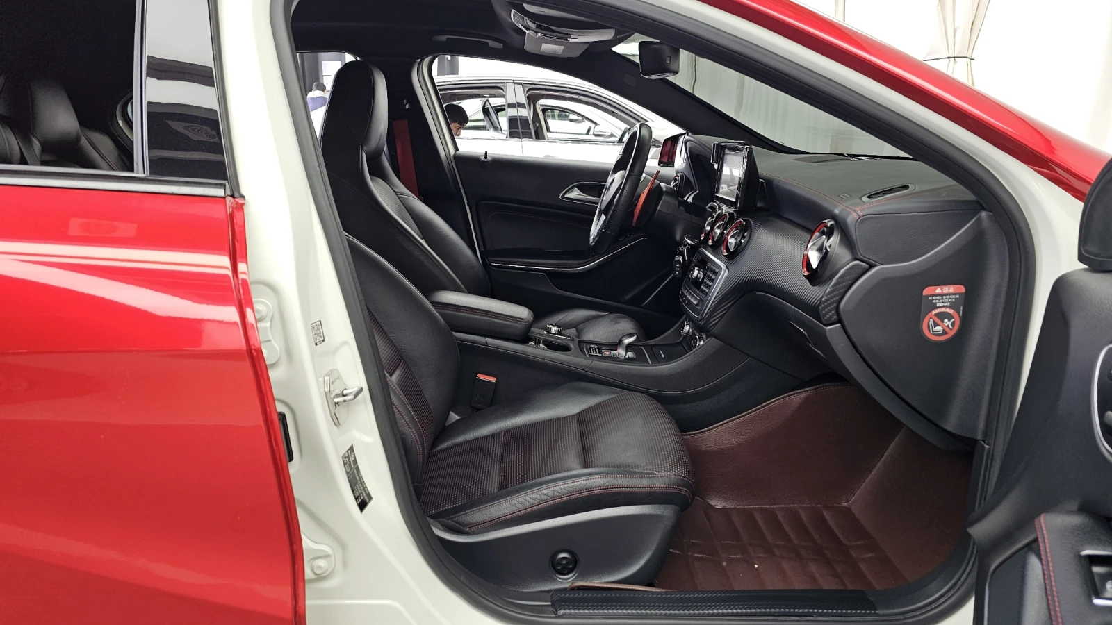 Mercedes-Benz A45 AMG КРАЙНА ЦЕНА, снимка 15 - Автомобили и джипове - 54645550