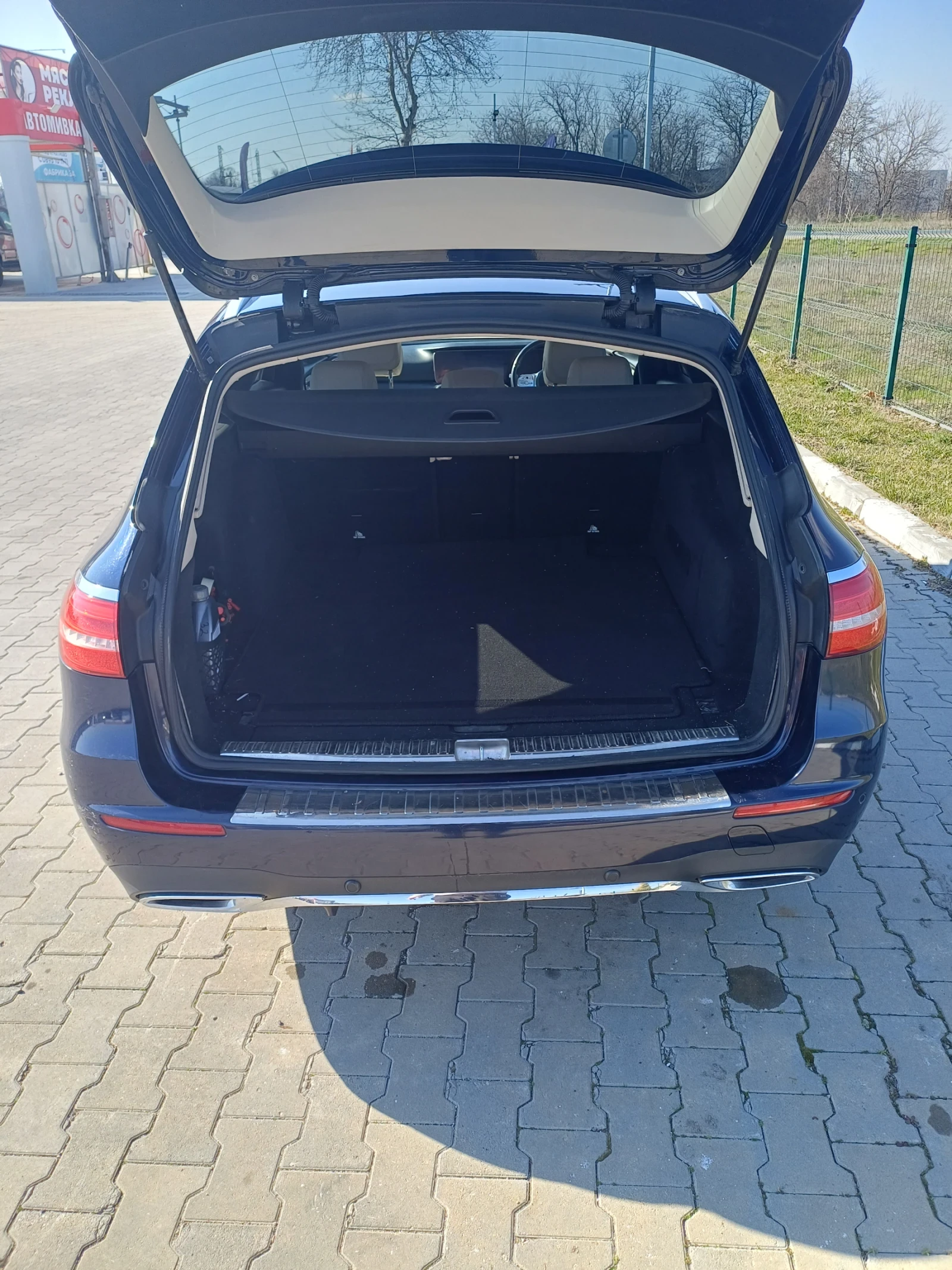 Mercedes-Benz E 220, снимка 7 - Автомобили и джипове - 54783989
