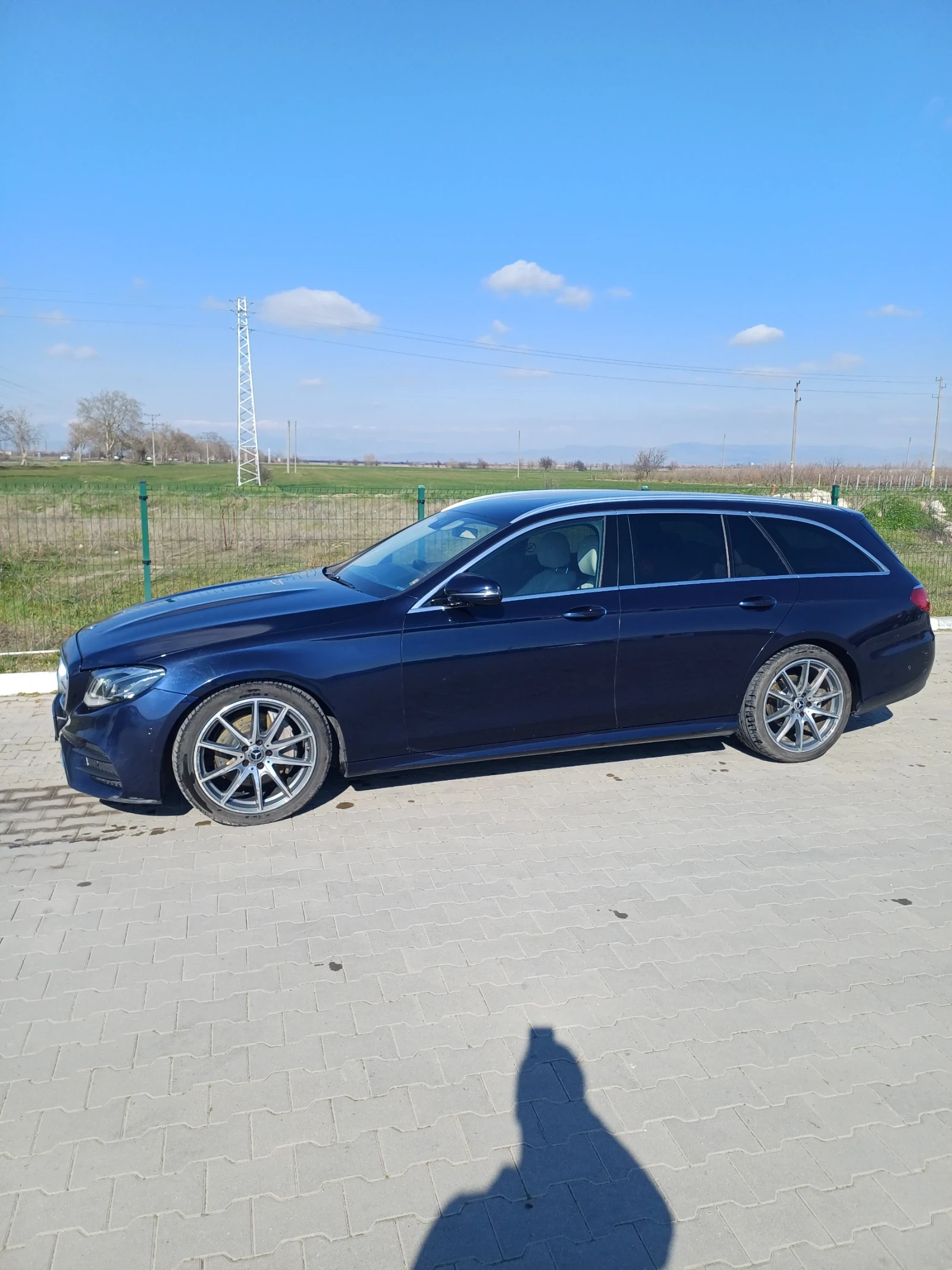 Mercedes-Benz E 220, снимка 2 - Автомобили и джипове - 54783989