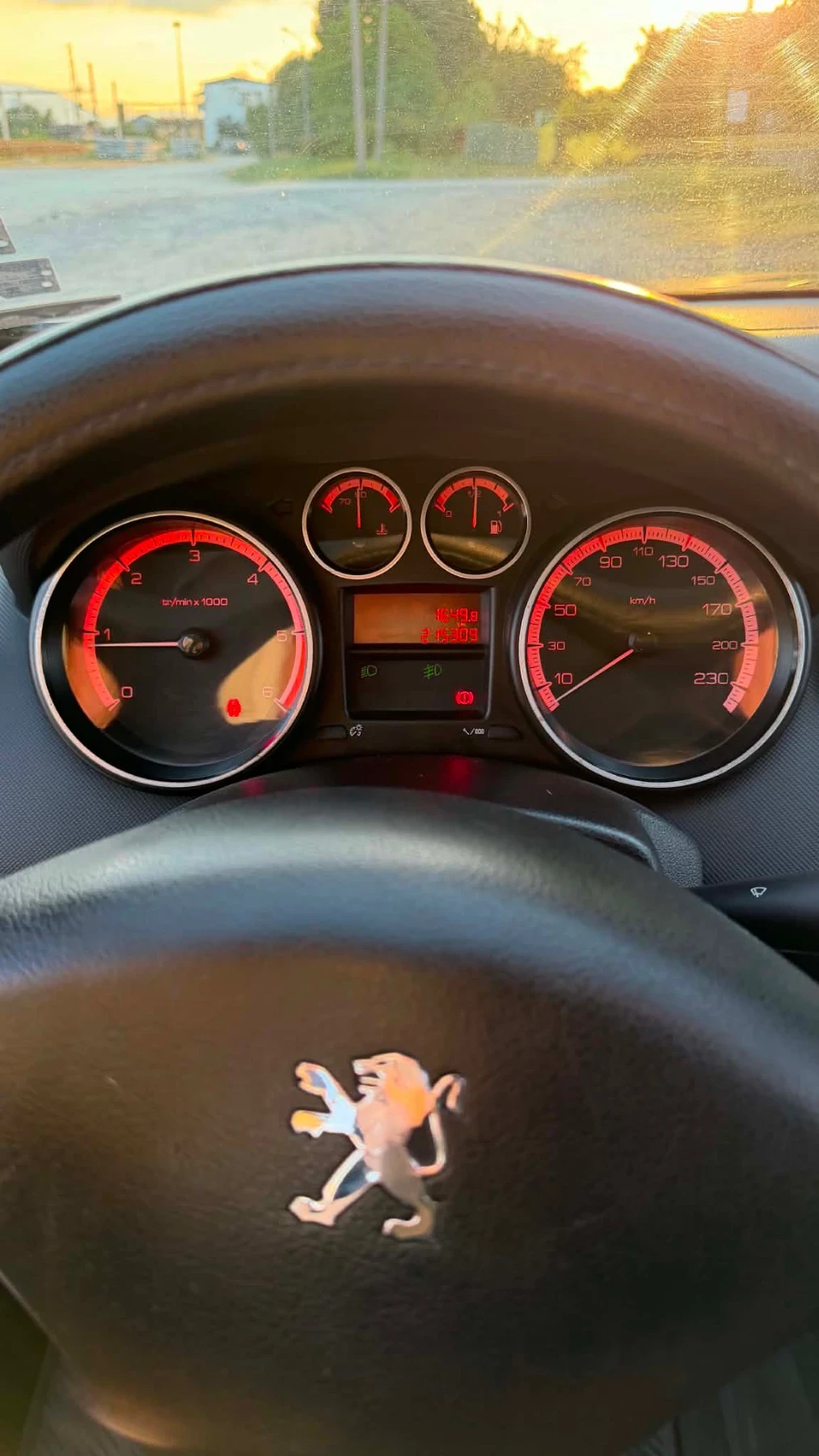 Peugeot 308 1.6, снимка 12 - Автомобили и джипове - 55003272