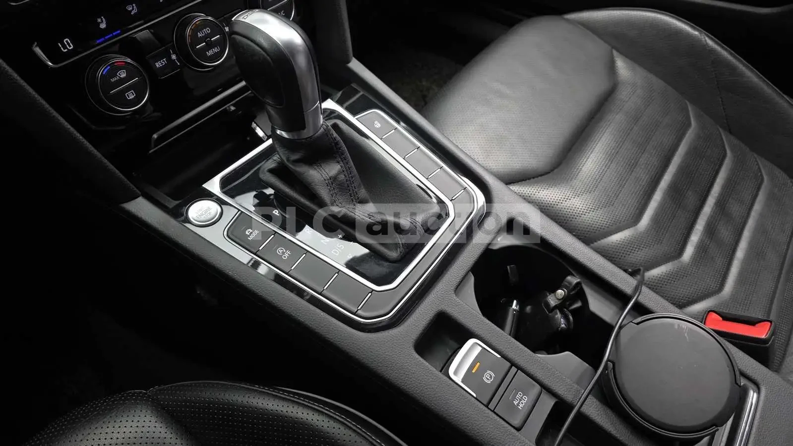 VW Arteon 2.0TDI PRESTIGE! PANO/HEAD-UP/CAM, снимка 8 - Автомобили и джипове - 55003607