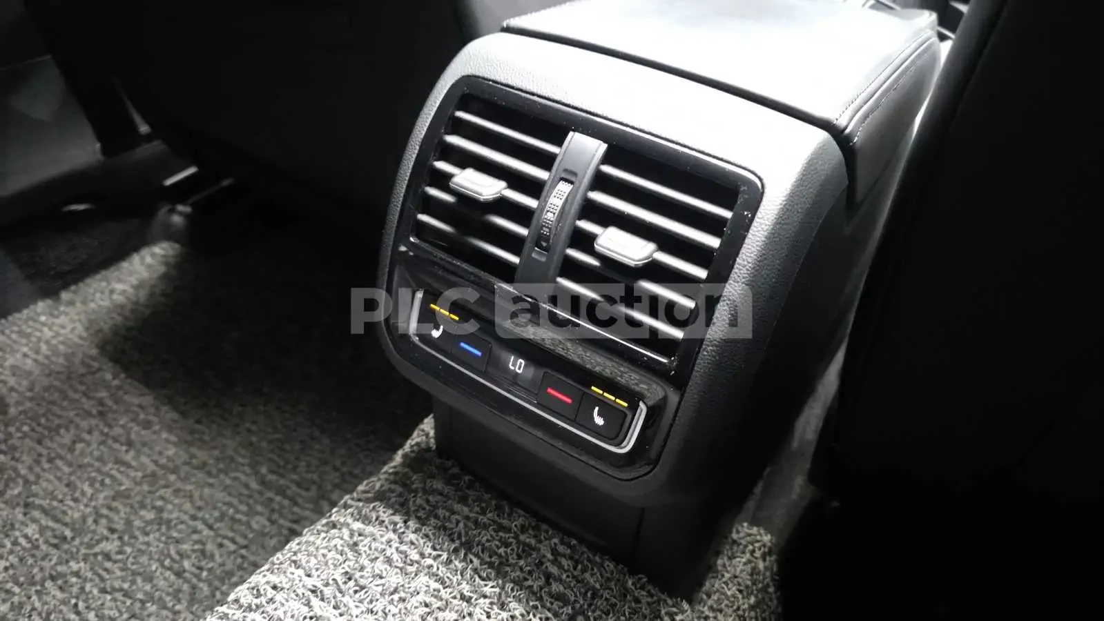 VW Arteon 2.0TDI PRESTIGE! PANO/HEAD-UP/CAM, снимка 16 - Автомобили и джипове - 55003607