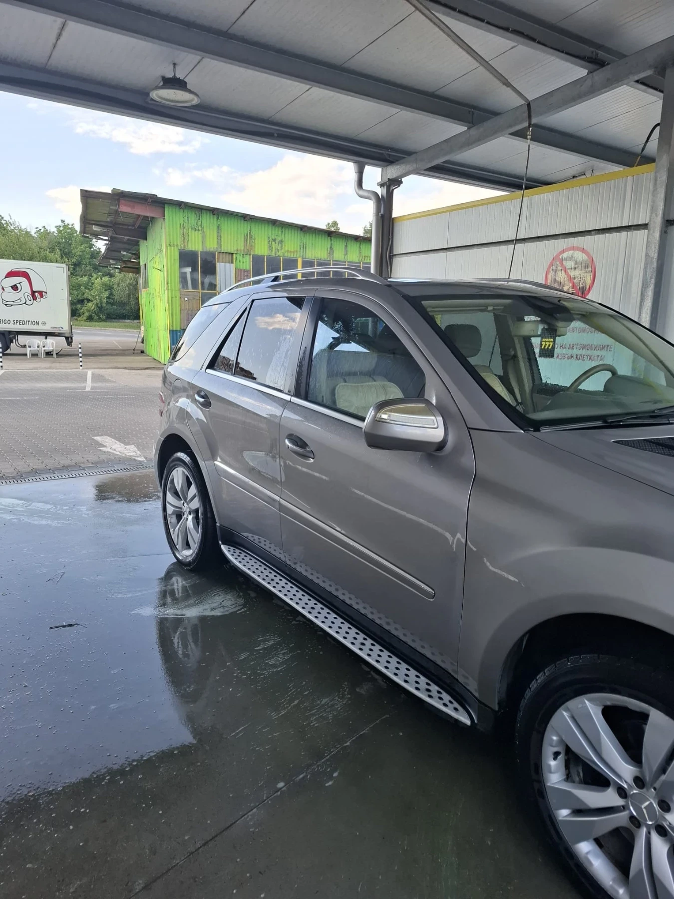 Mercedes-Benz ML 550 AMG Бартер / Лизинг Газ/Бензин , снимка 5 - Автомобили и джипове - 55179868