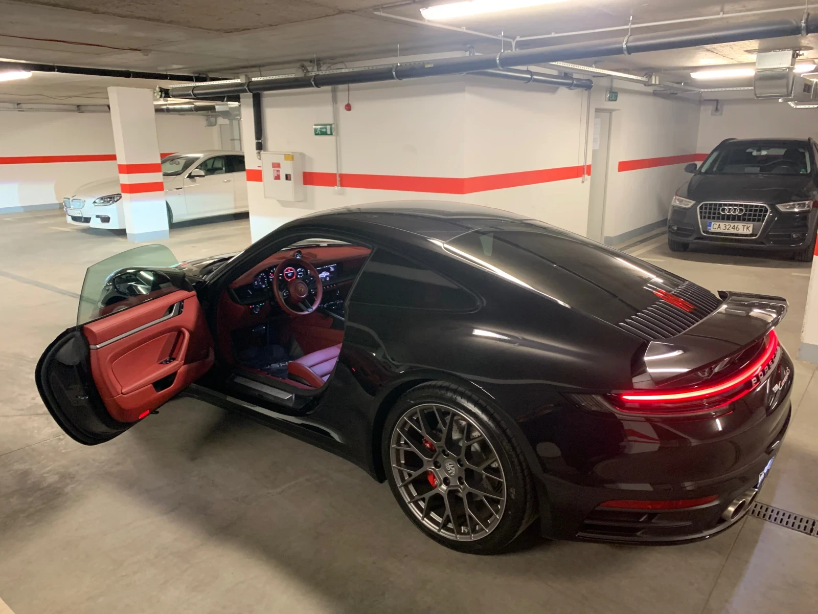 Porsche 911 CARRERA 4S ОТ ПЪРВИ СОБСВЕНИК, снимка 16 - Автомобили и джипове - 55453839