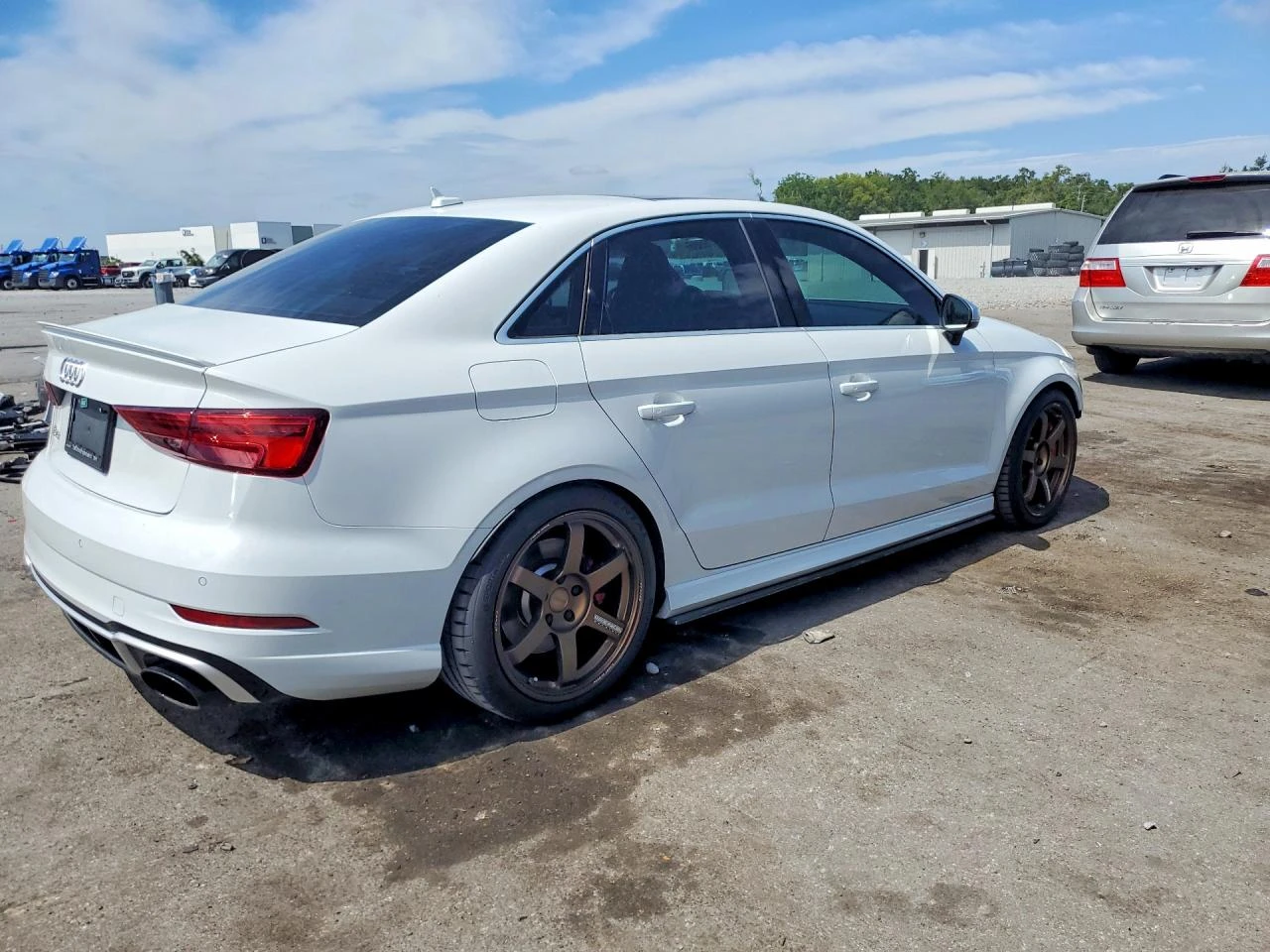 Audi Rs3 QUATTRO* КОЖА* ПОДГРЕВ* ПАНО* КАМЕРА* LED* , снимка 2 - Автомобили и джипове - 55528285