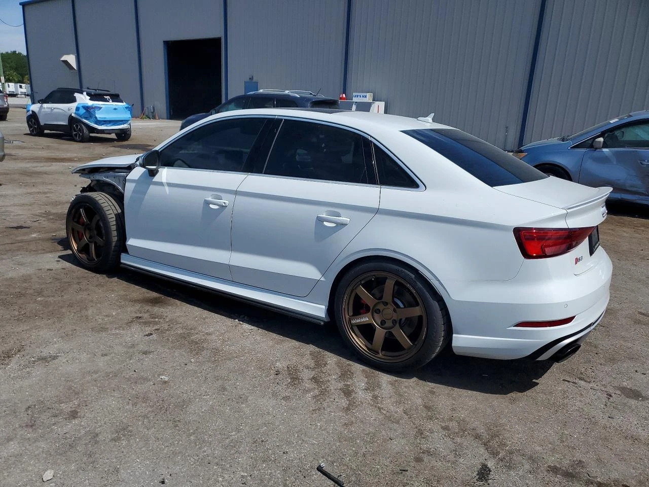 Audi Rs3 QUATTRO* КОЖА* ПОДГРЕВ* ПАНО* КАМЕРА* LED* , снимка 4 - Автомобили и джипове - 55528285