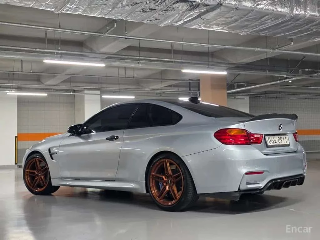 BMW M4 Coupe / CARBON / ЦЕНА ДО БЪЛГАРИЯ, снимка 2 - Автомобили и джипове - 55770147