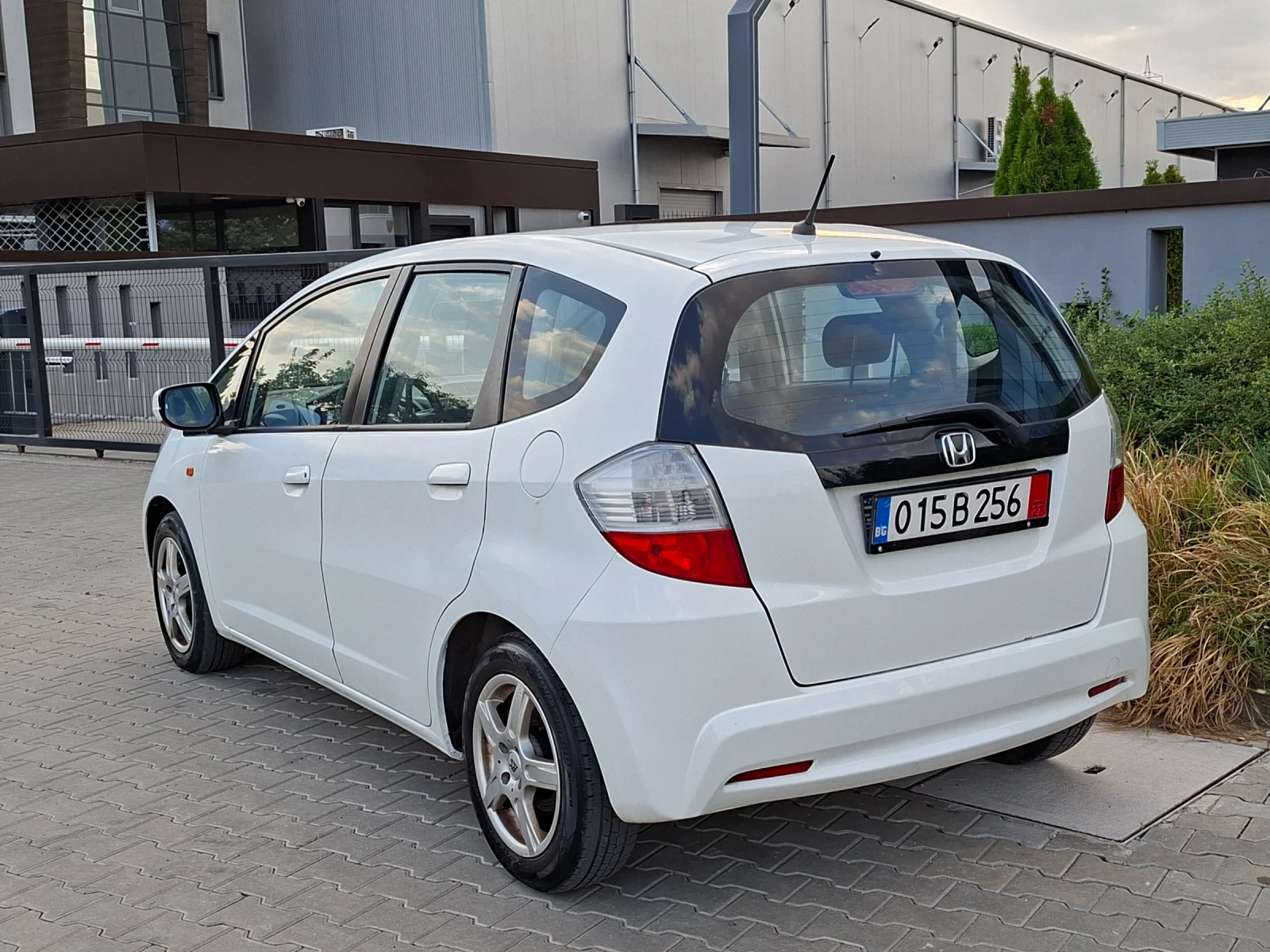 Honda Jazz 1.4i* (99кс)* FACELIFT* НОВ ВНОС* , снимка 7 - Автомобили и джипове - 55904700