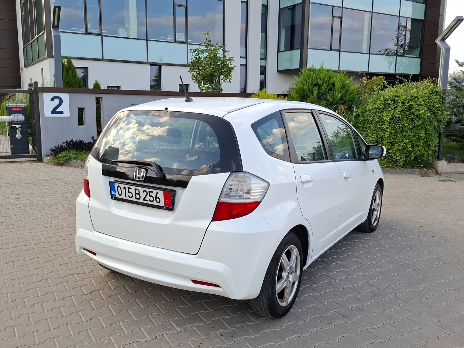 Honda Jazz 1.4i* (99кс)* FACELIFT* НОВ ВНОС* , снимка 13 - Автомобили и джипове - 55904700
