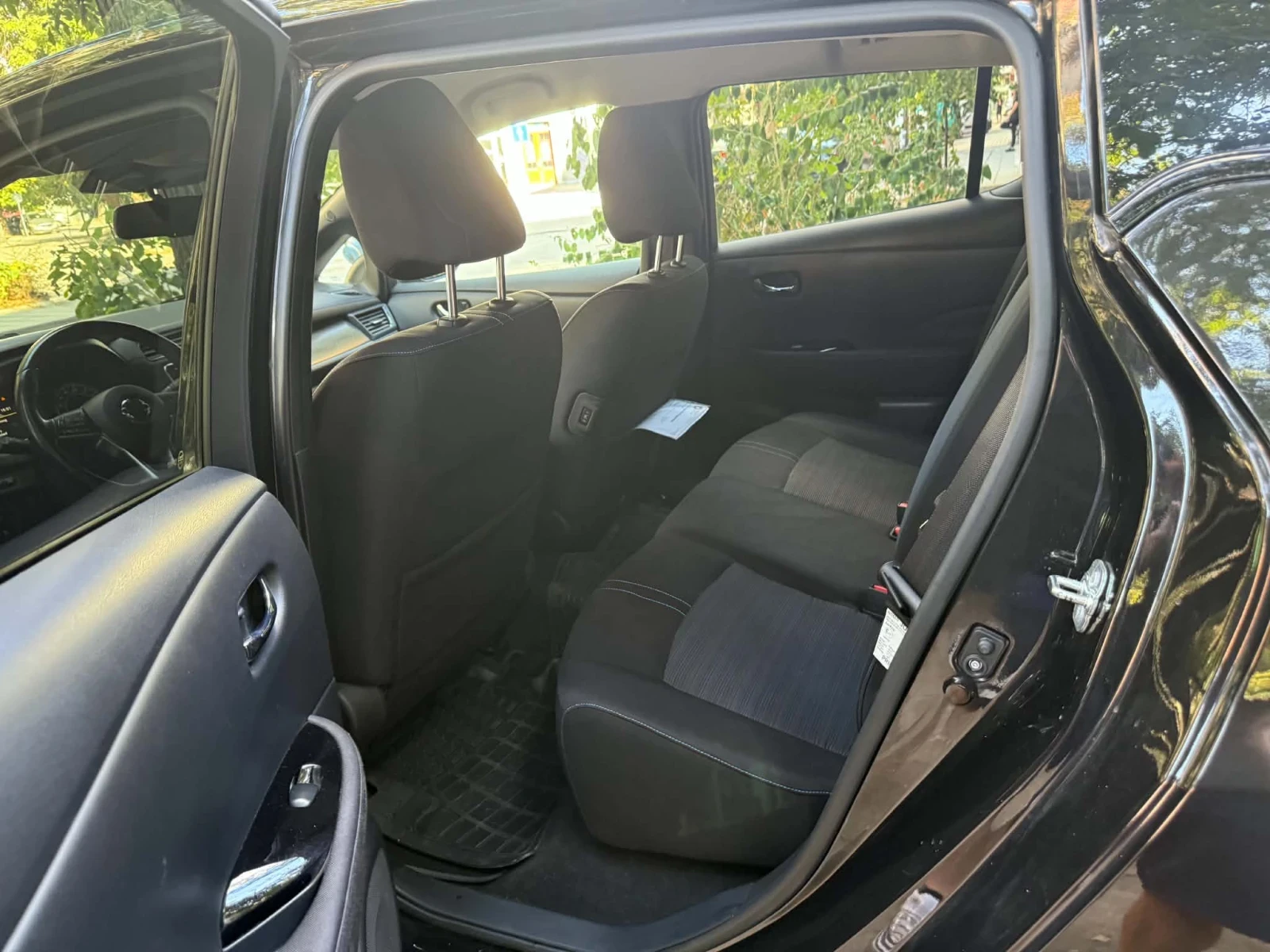 Nissan Leaf , снимка 3 - Автомобили и джипове - 55959484