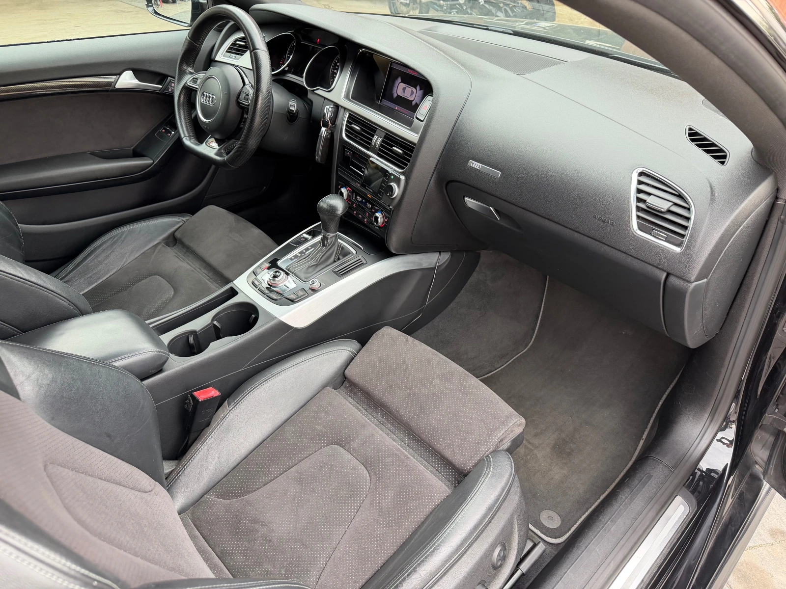 Audi A5 2.0TDI S-line FACELIFT, снимка 12 - Автомобили и джипове - 56167745