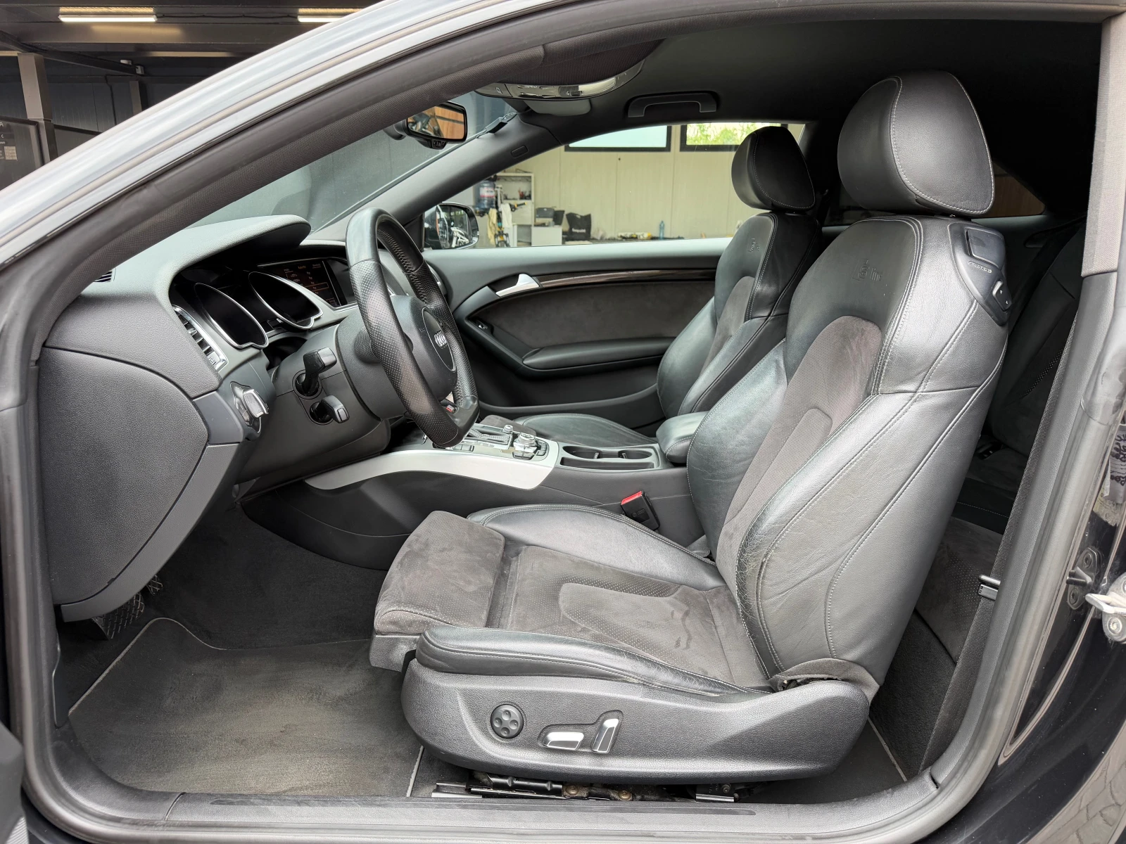 Audi A5 2.0TDI S-line FACELIFT, снимка 9 - Автомобили и джипове - 56167745