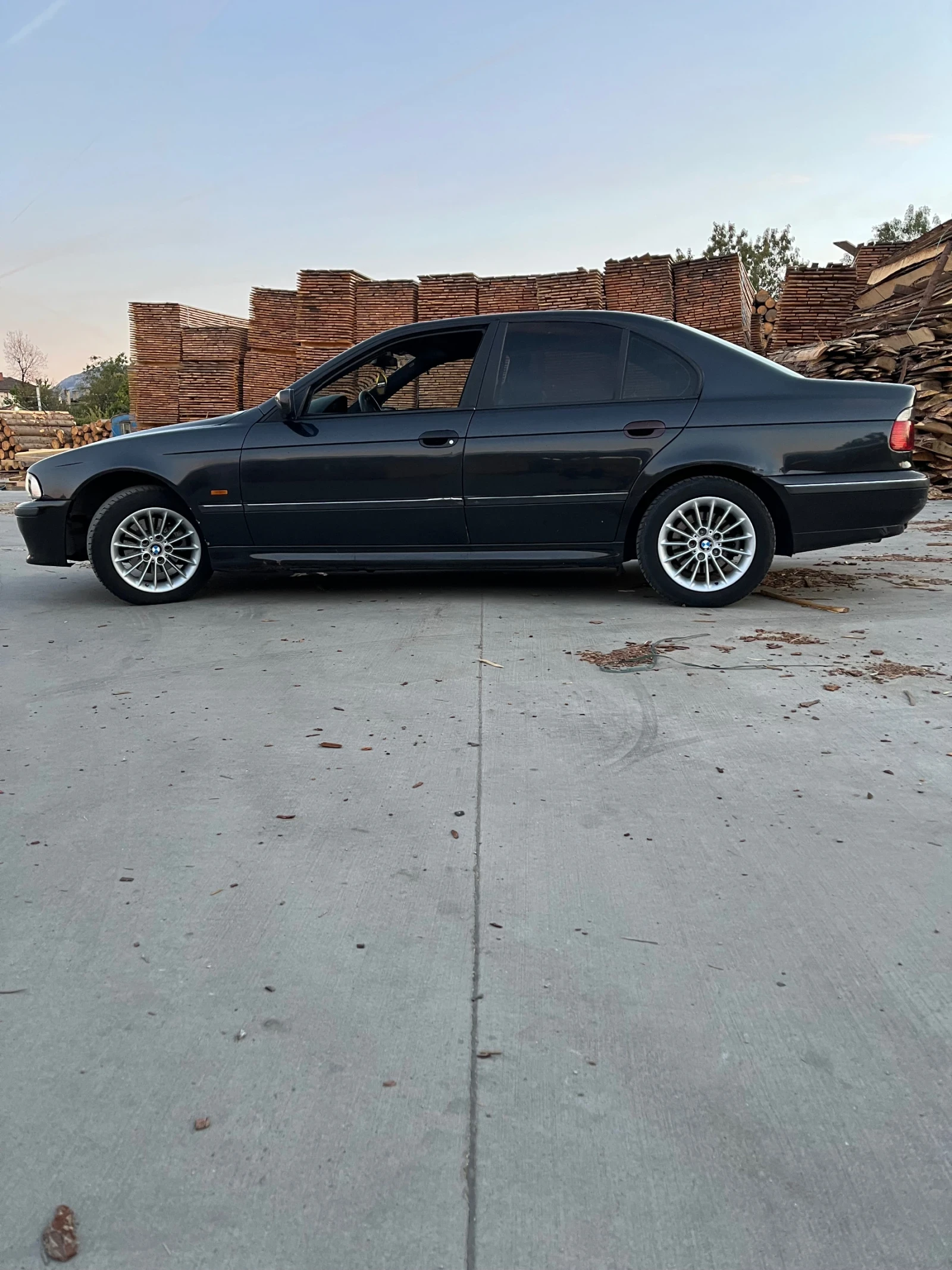 BMW 525, снимка 5 - Автомобили и джипове - 56331171