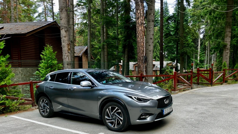 Infiniti QX30 2.2D 16V TURBO 4x4 64000km, снимка 2 - Автомобили и джипове - 52350067