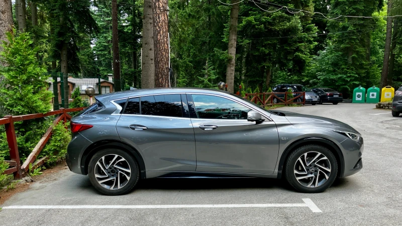 Infiniti QX30 2.2D 16V TURBO 4x4 64000km, снимка 3 - Автомобили и джипове - 52350067