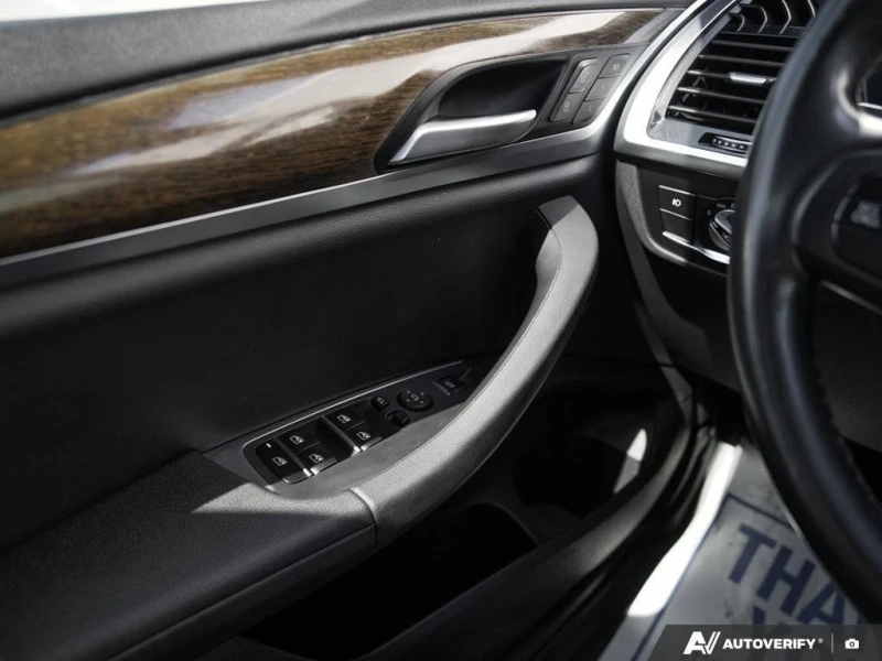 BMW X3 * АВТО КРЕДИТ* ЦЕНА ДО БГ * СЕРВИЗНА ИСТОРИЯ * , снимка 17 - Автомобили и джипове - 52827757