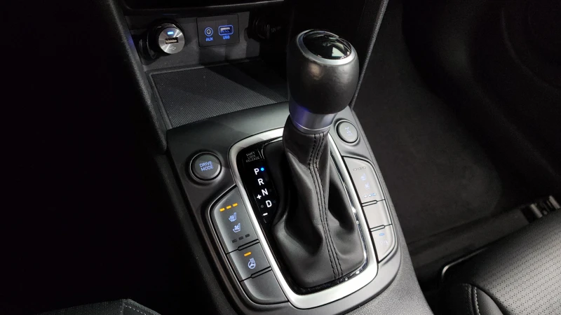 Hyundai Kona 1.6GDI /4x4/ Пълна сервизна !!!, снимка 11 - Автомобили и джипове - 53467604